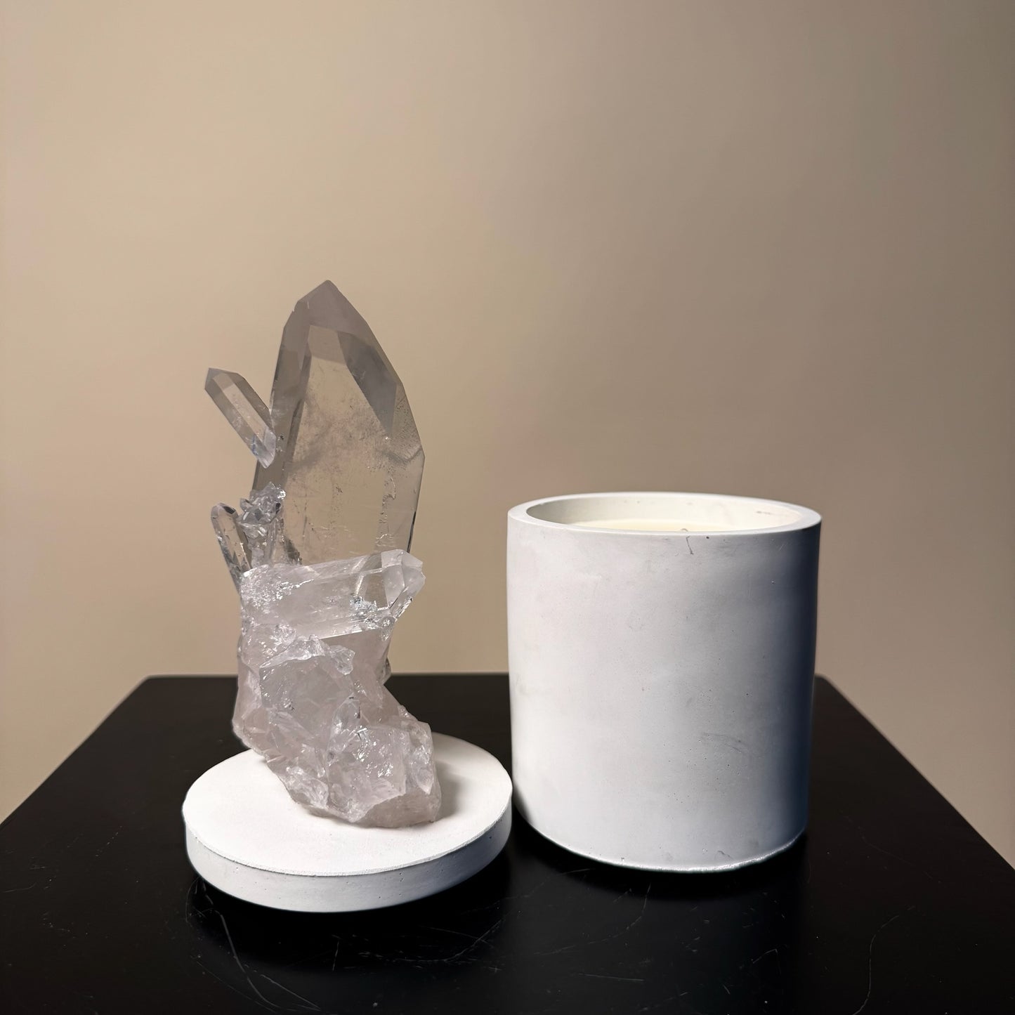 Quartz Crystal Generators Lid Gardenia Candle