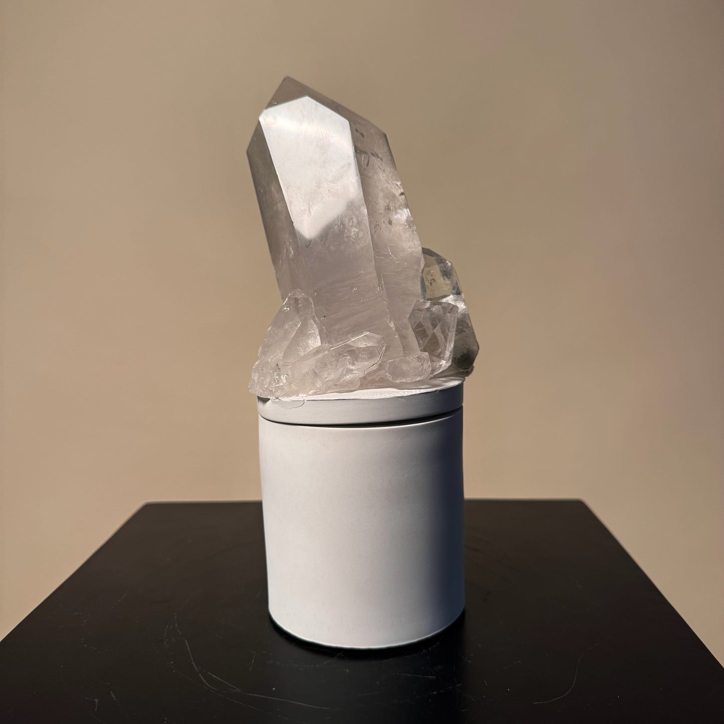 Quartz Crystal Generator Lid Candle w/Chlorite Accent