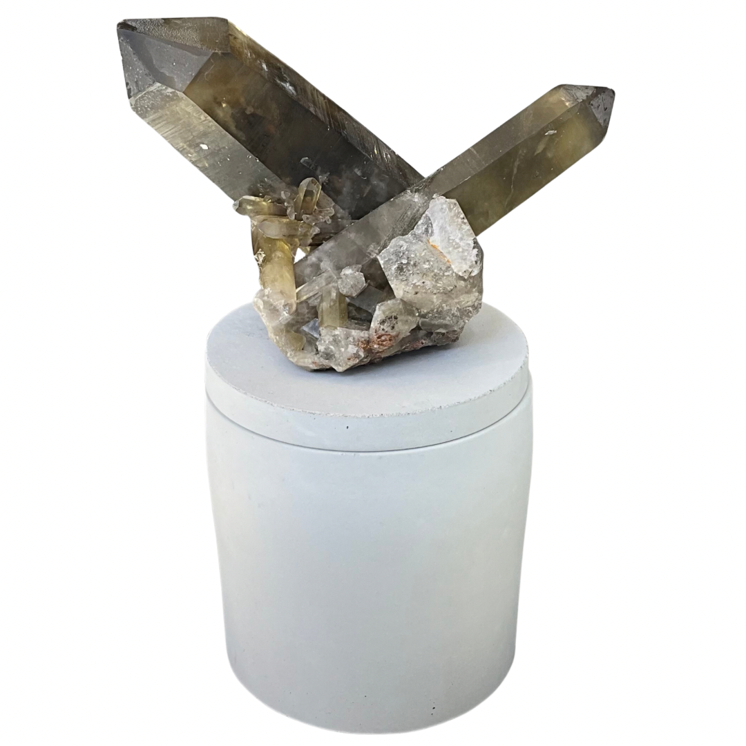 Citrine Generator Twin Crystal Cluster Lid Gardenia Candle