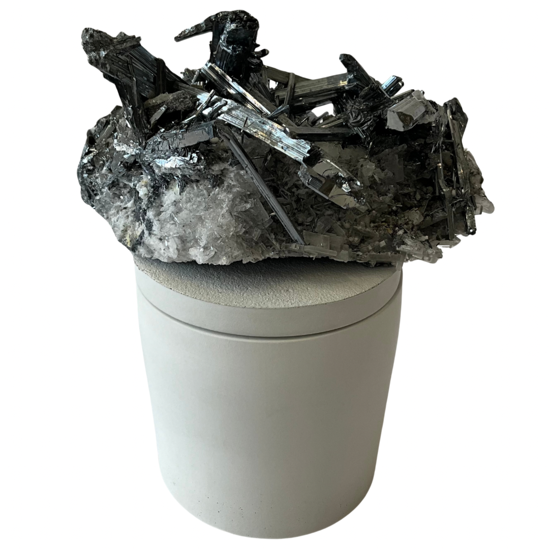 Abstract Stibnite Lid Gardenia Candle