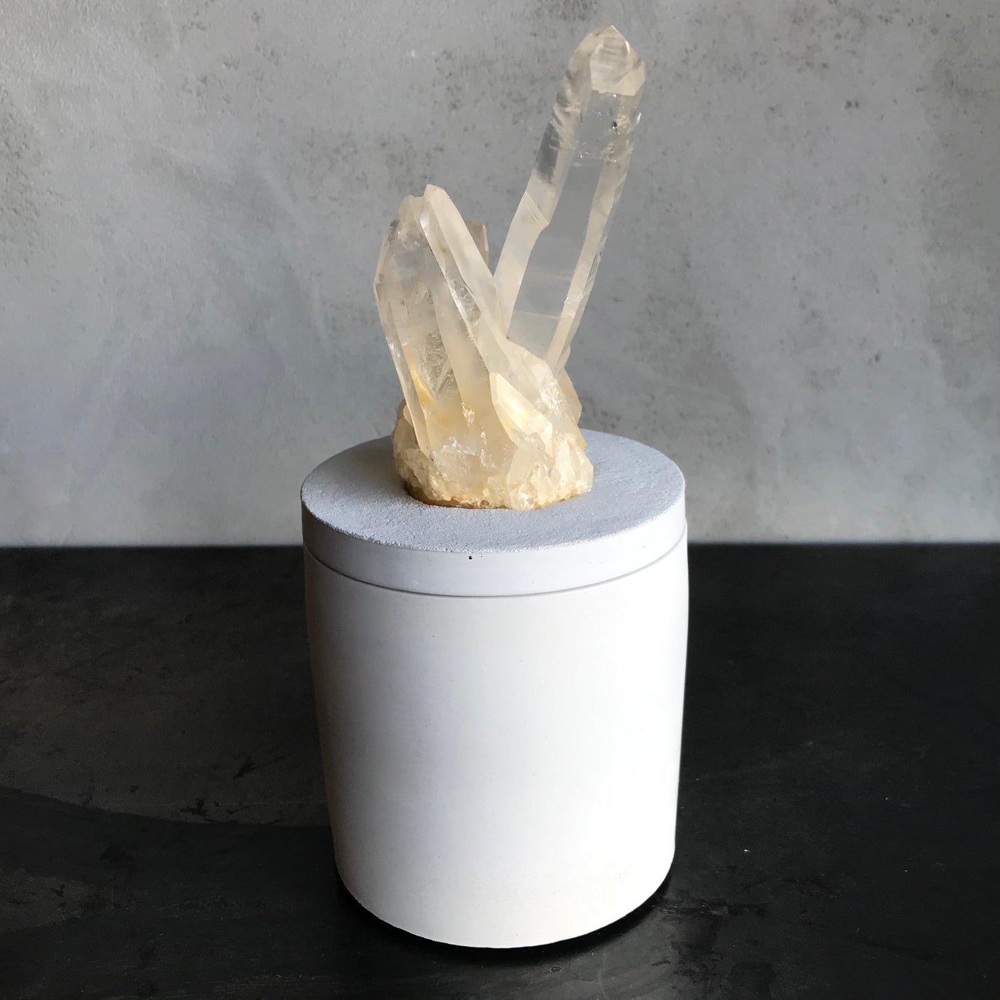 Quartz Crystal Generator Lid Candle
