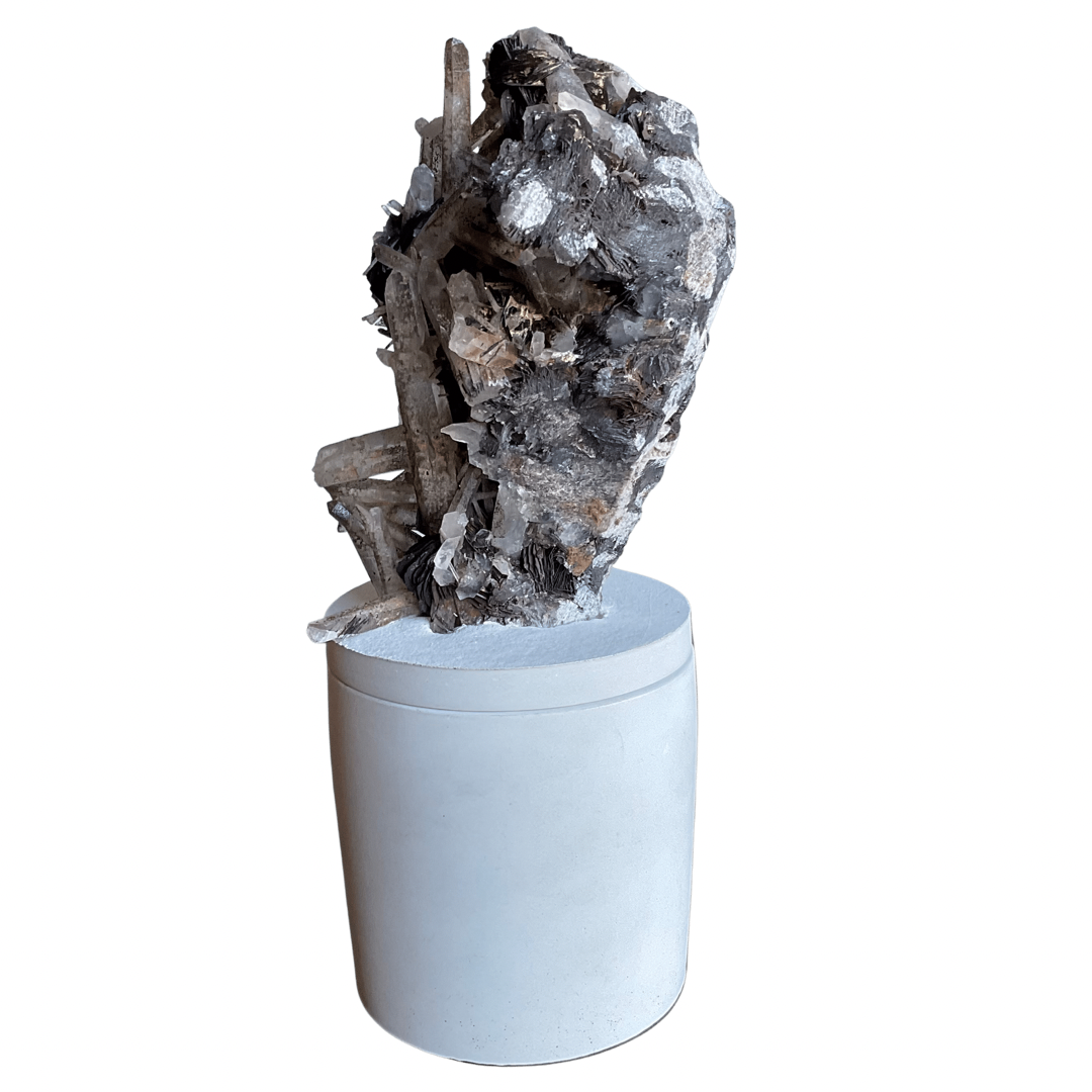 Quartz Crystal & Hematite Lid Candle