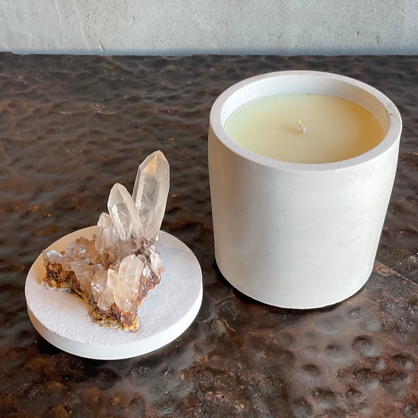 Quartz Crystal Cluster Lid Candle