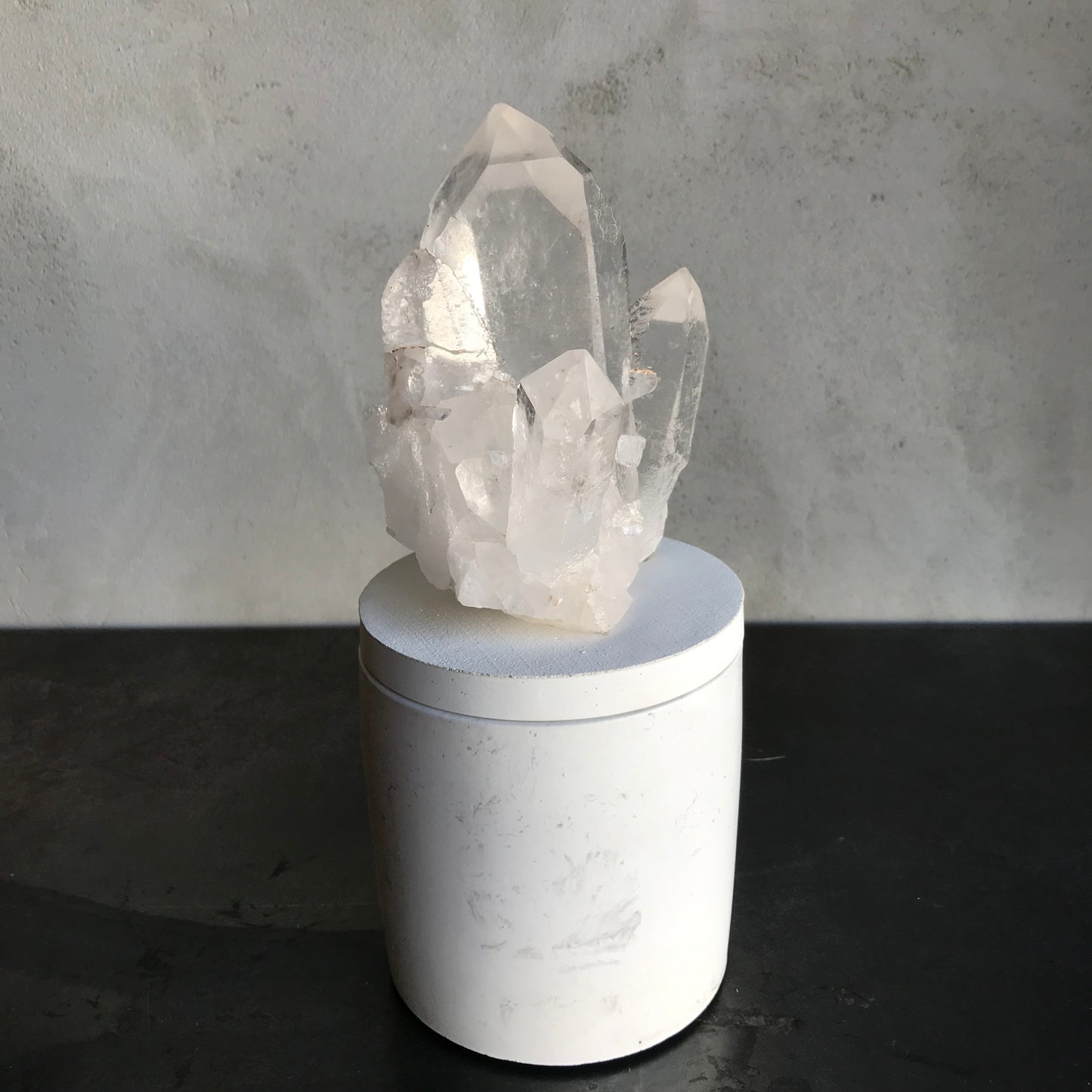 Quartz Crystal Cluster Lid Candle
