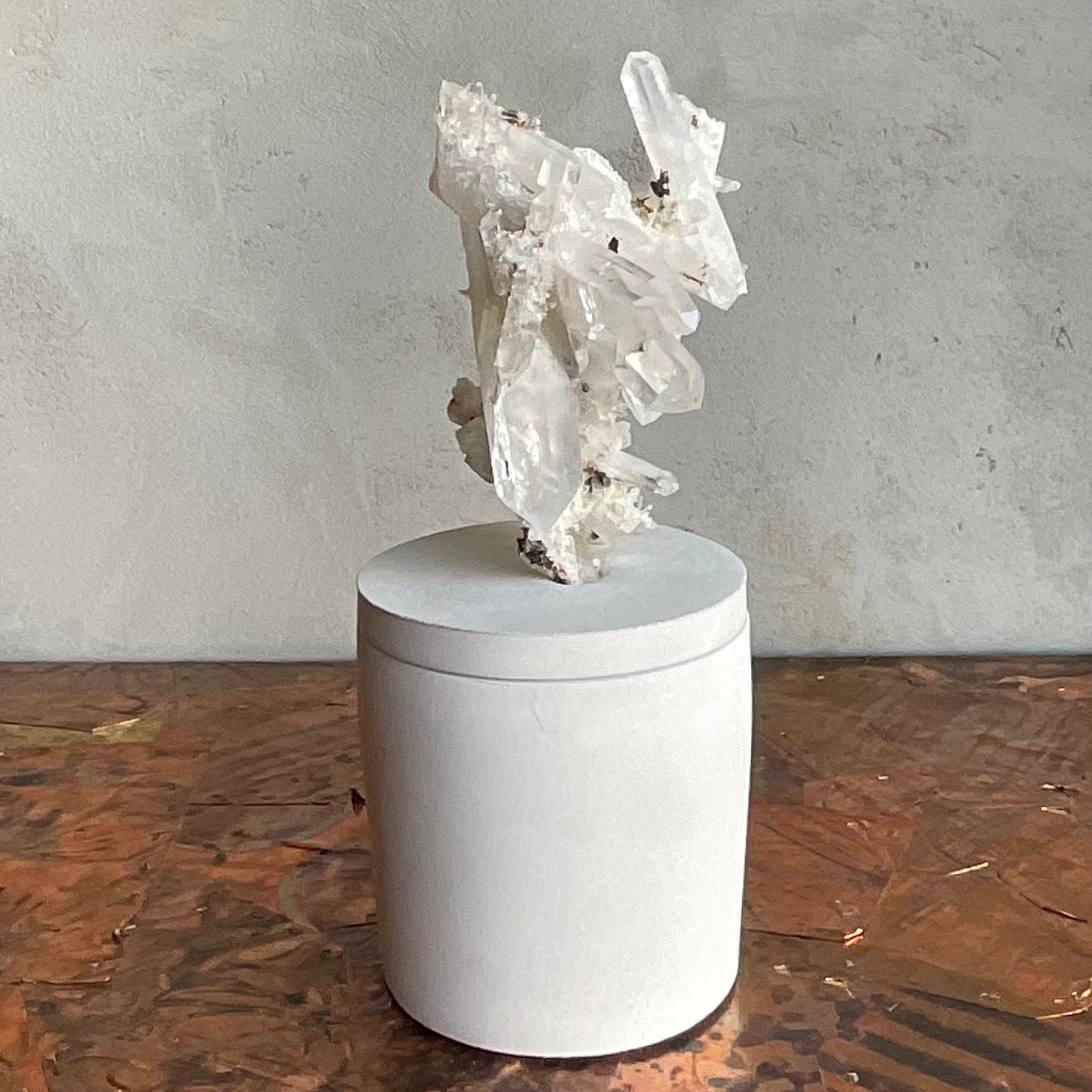 Abstract Quartz Crystal Lid Candle