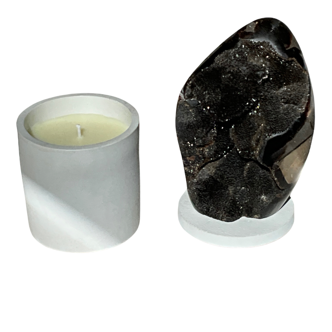 Septarian Dragon Egg Crystal Lid Gardenia Candle