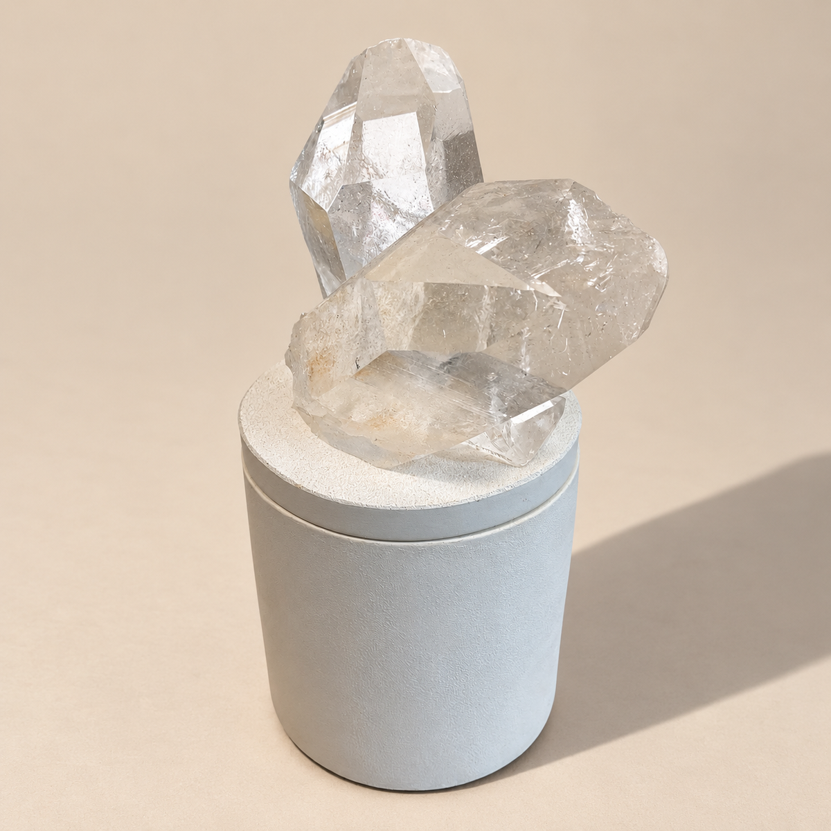 Double Quartz Crystal Generator Lid Gardenia Candle