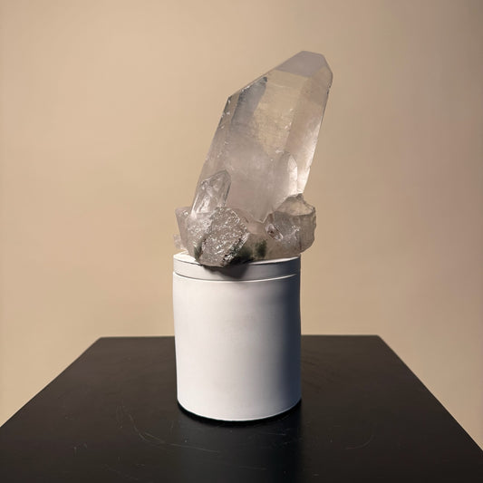 Quartz Crystal Generator Lid Candle w/Chlorite Accent