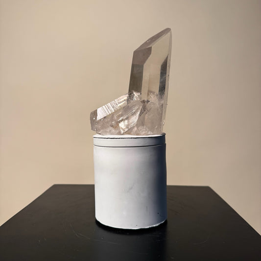 Lumerian Quartz Crystal Generator Tint Lid Gardenia Candle