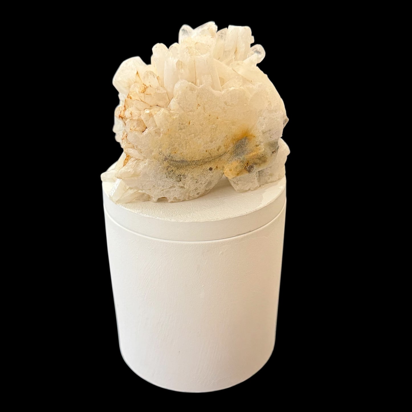 Quartz Crystal Skull Gardenia Candle 1