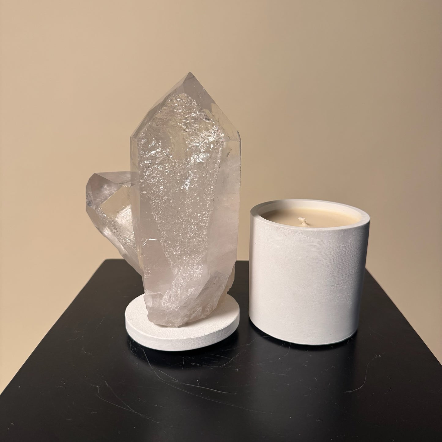 Quartz Crystal Generator Lid Gardenia Candle