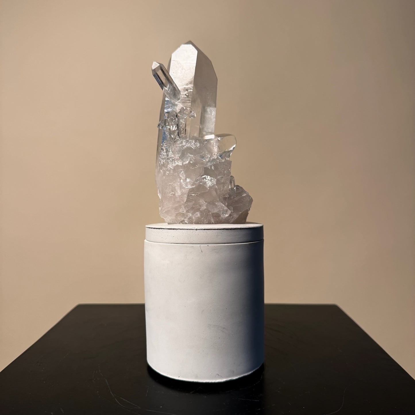 Quartz Crystal Generators Lid Gardenia Candle