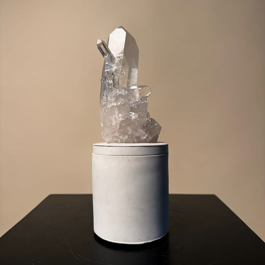Quartz Crystal Generators Lid Gardenia Candle