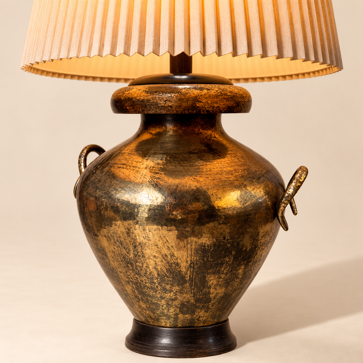 Vintage Hammered Brass Urn Motif Table Lamp