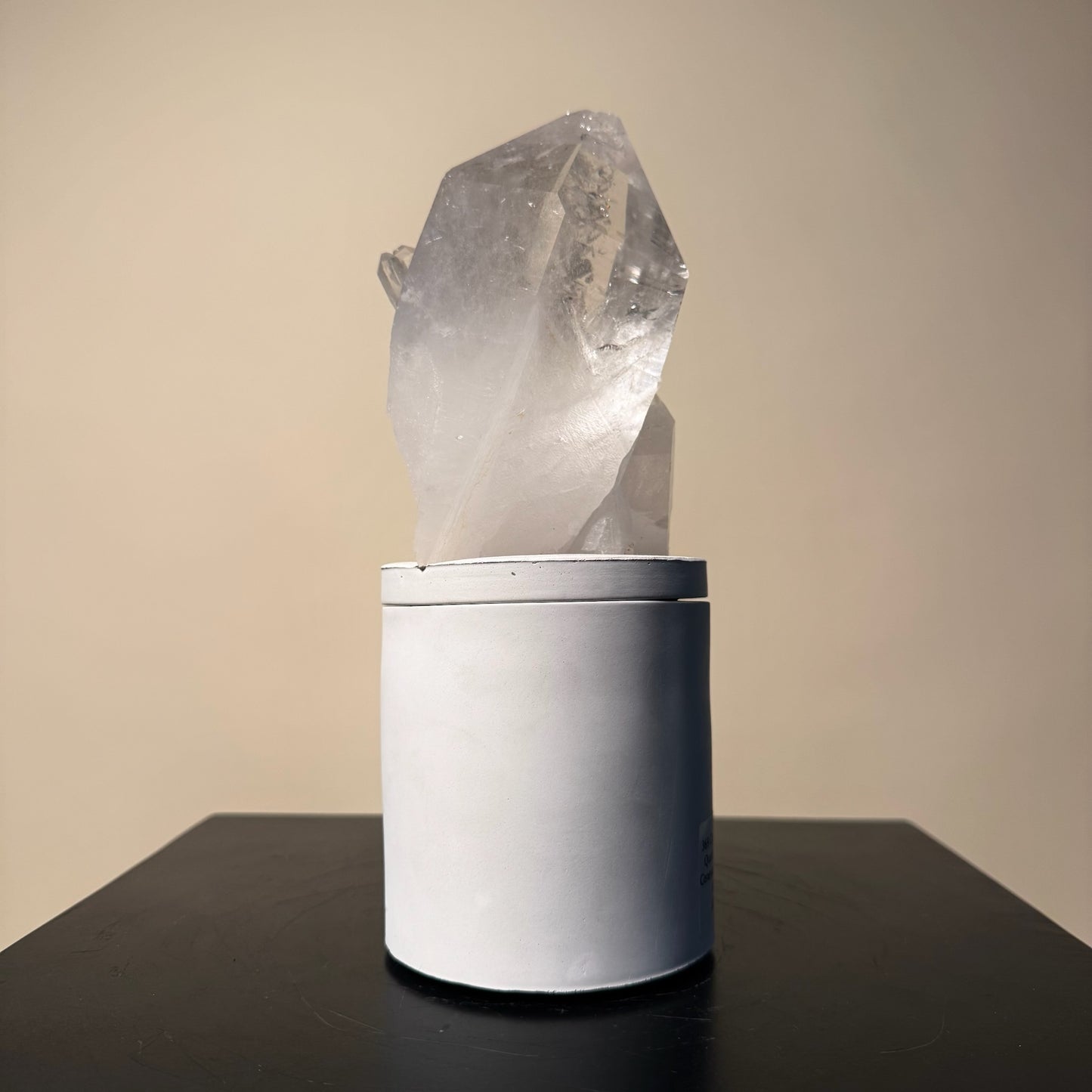 Lumerian Quartz Generator w/ Growth Crystal Lid Gardenia Candle