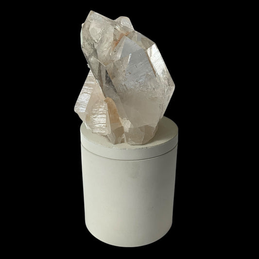 Quartz Crystal Generator Cluster Lid Gardenia Candle