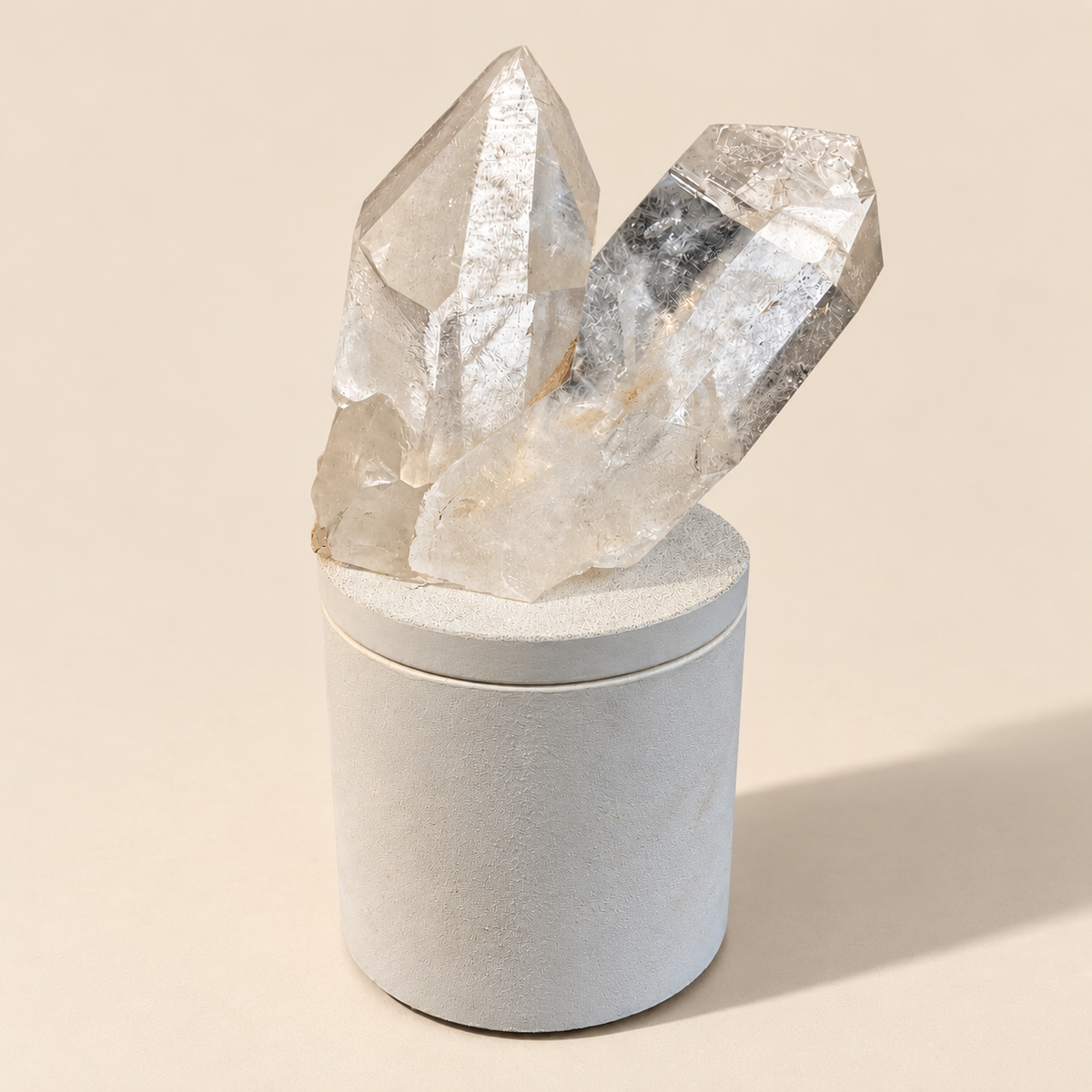 Double Quartz Crystal Generator Lid Gardenia Candle
