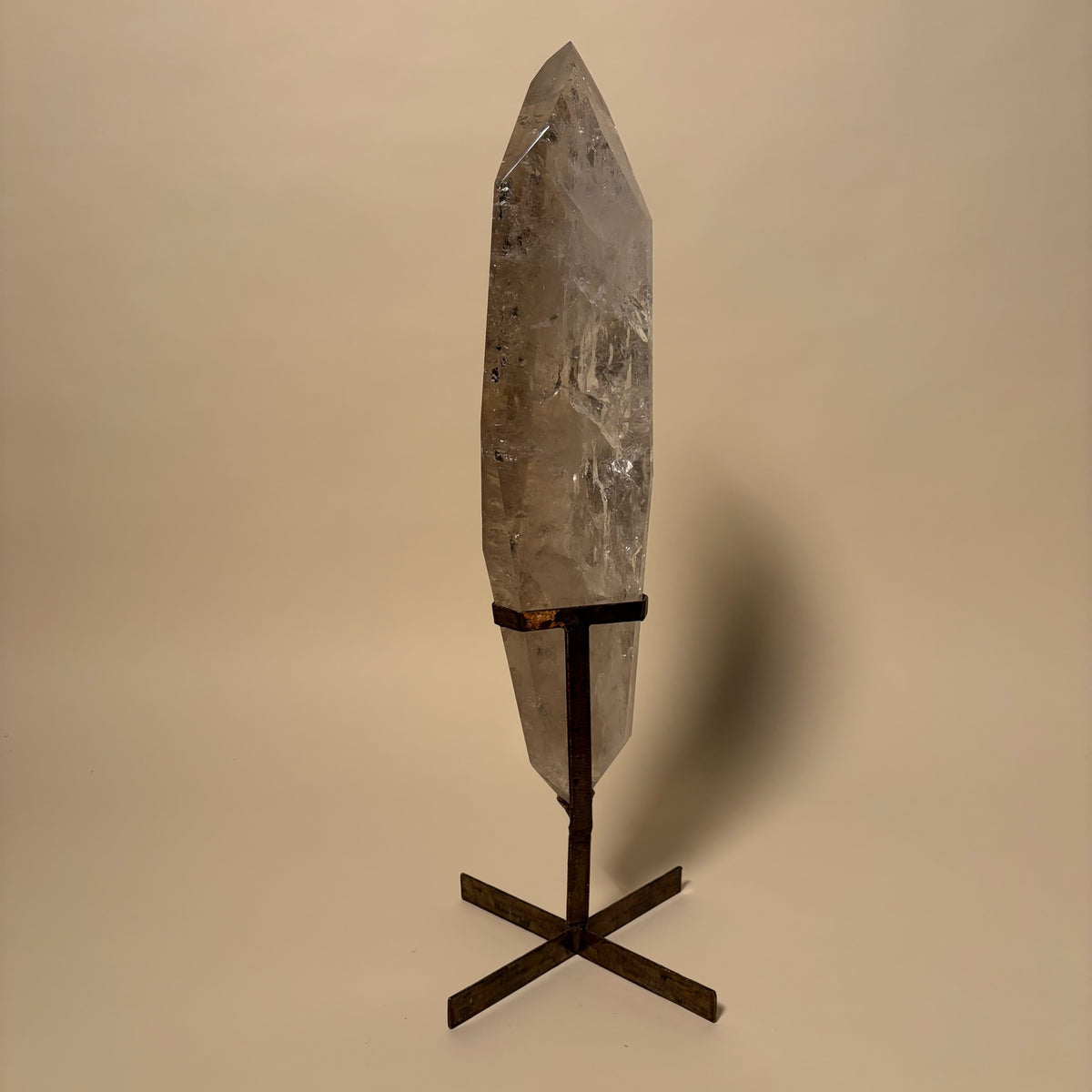 Double Point Quartz On Stand 18 lbs