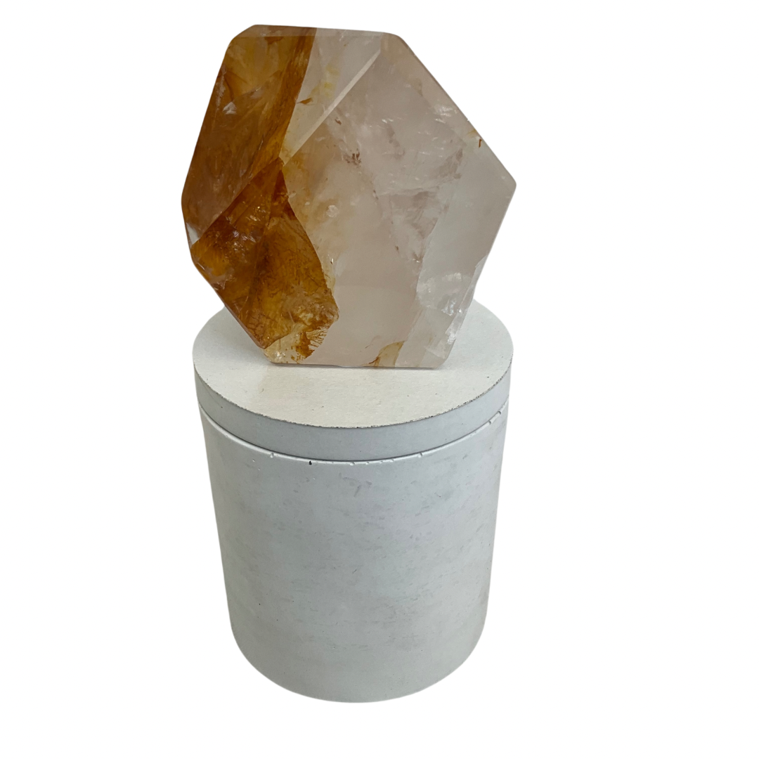 Quartz Crystal with Citrine Lid Gardenia Candle