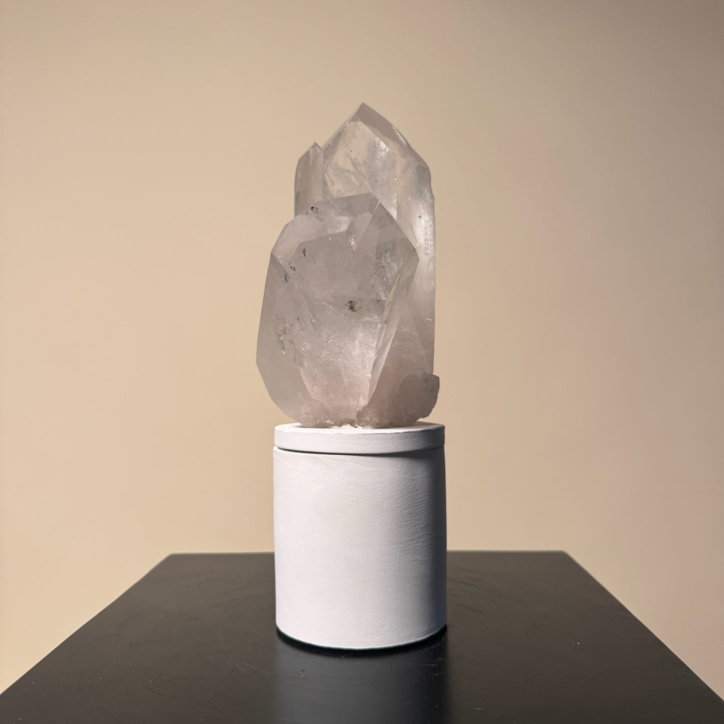 Quartz Crystal Generator Lid Gardenia Candle