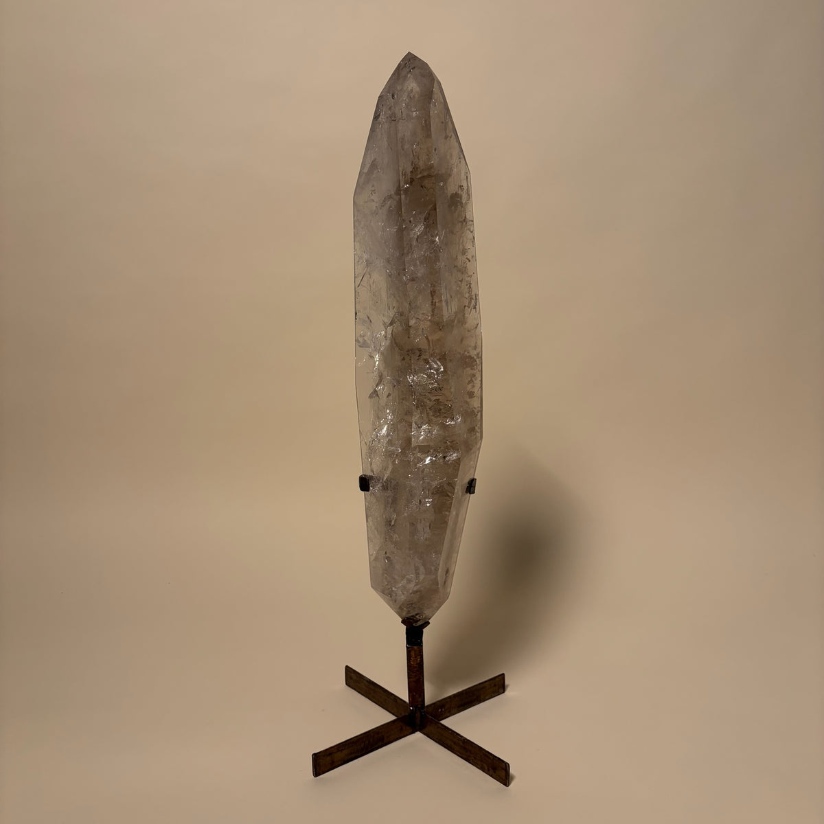 Double Point Quartz On Stand 18 lbs