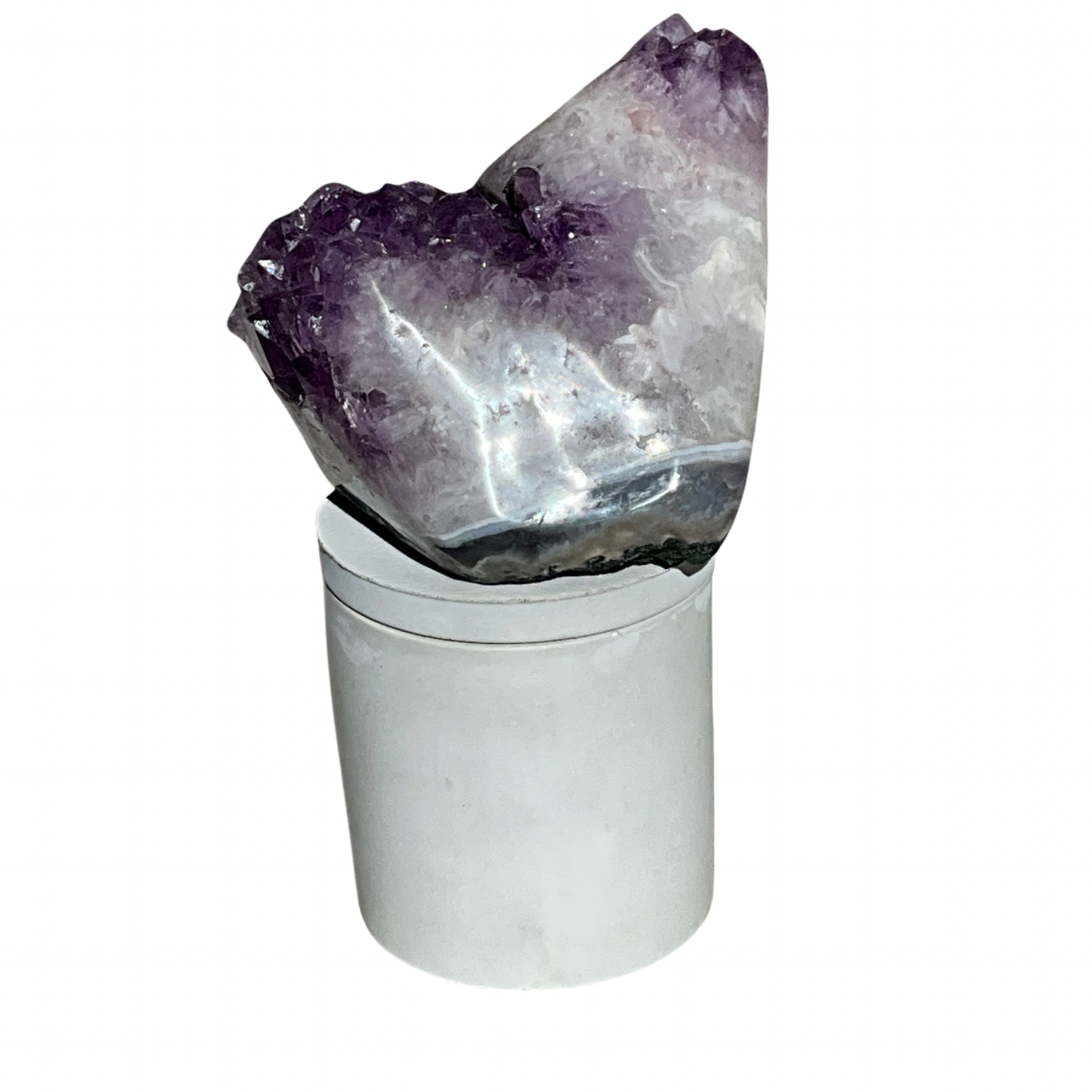 Abstract Amethyst Lid Gardenia Candle