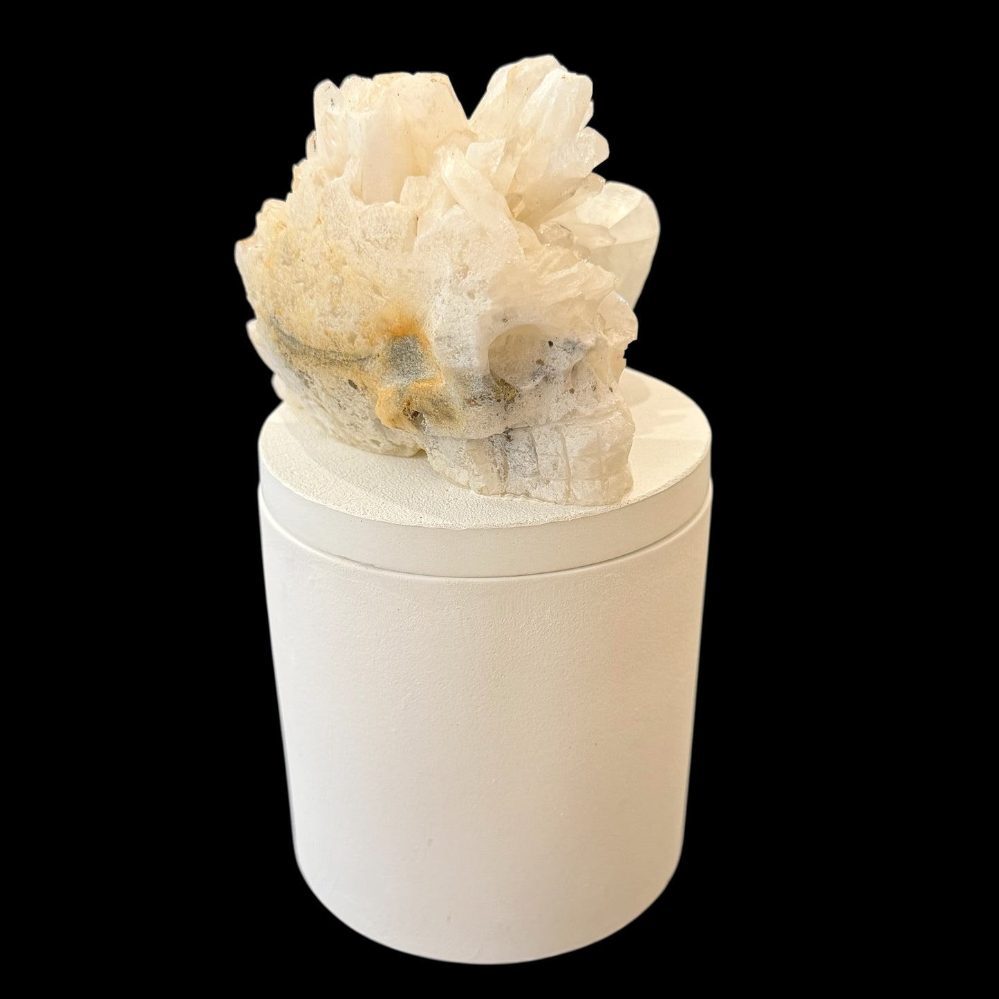 Quartz Crystal Skull Gardenia Candle 1