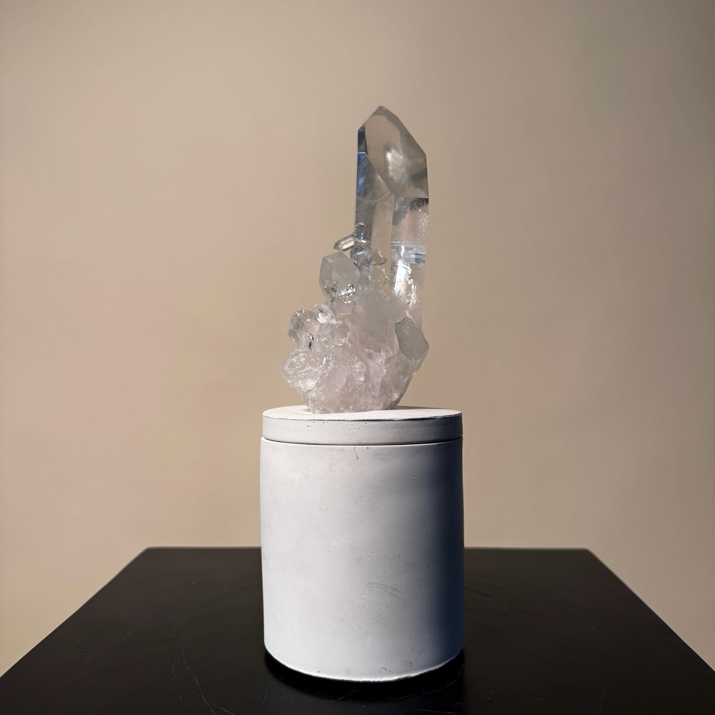 Quartz Crystal Generators Lid Gardenia Candle