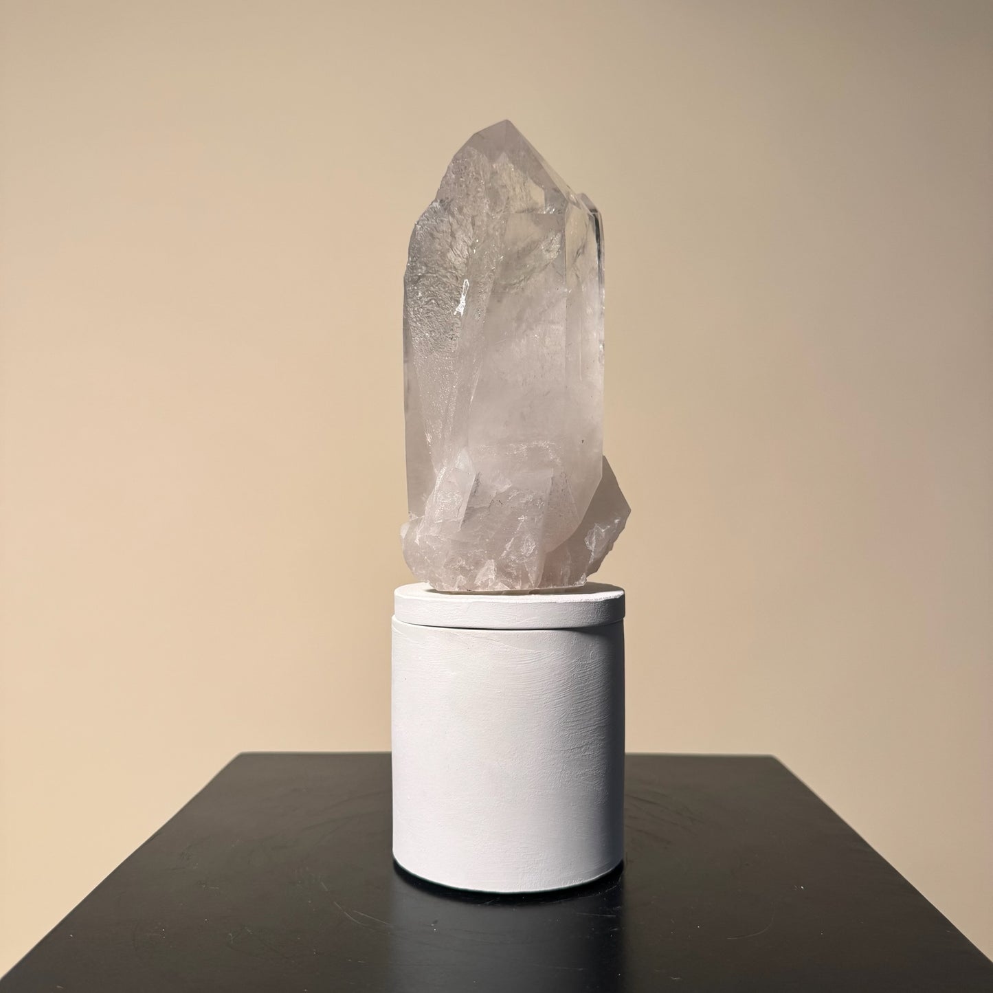Quartz Crystal Generator Lid Gardenia Candle