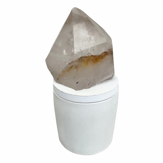 Quartz Crystal Generator Point Lid Gardenia Candle