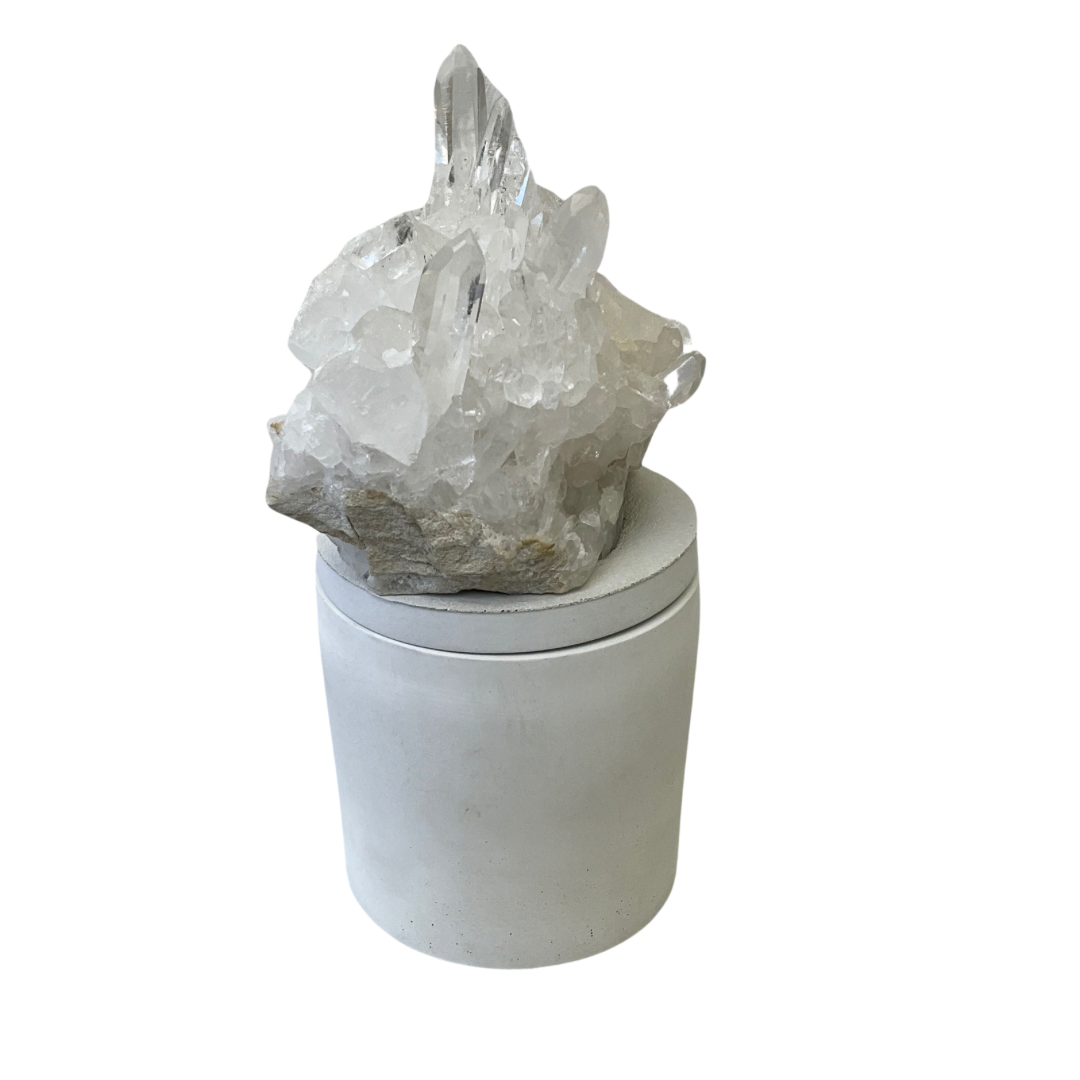 Quartz Crystal Generator Cluster Lid Gardenia Candle