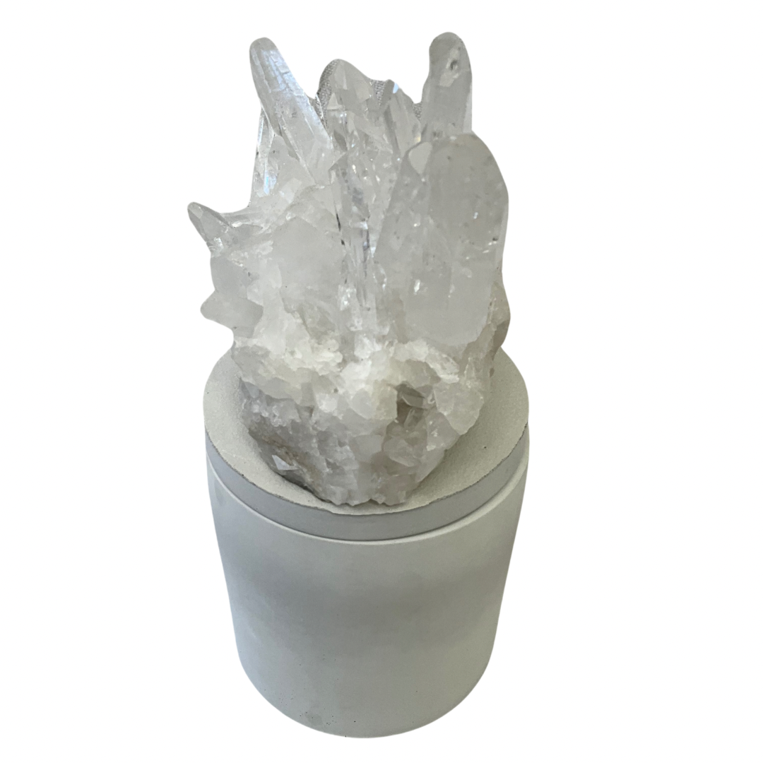 Quartz Crystal Generator Cluster Lid Gardenia Candle