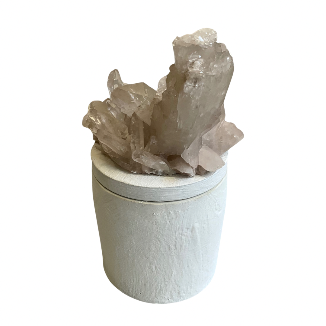 Quartz Crystal Cluster Lid Gardenia Candle