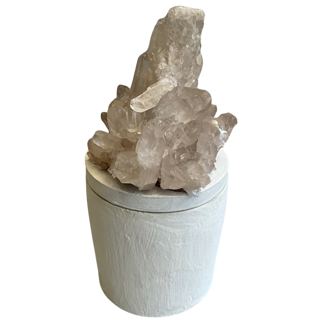 Quartz Crystal Cluster Lid Gardenia Candle