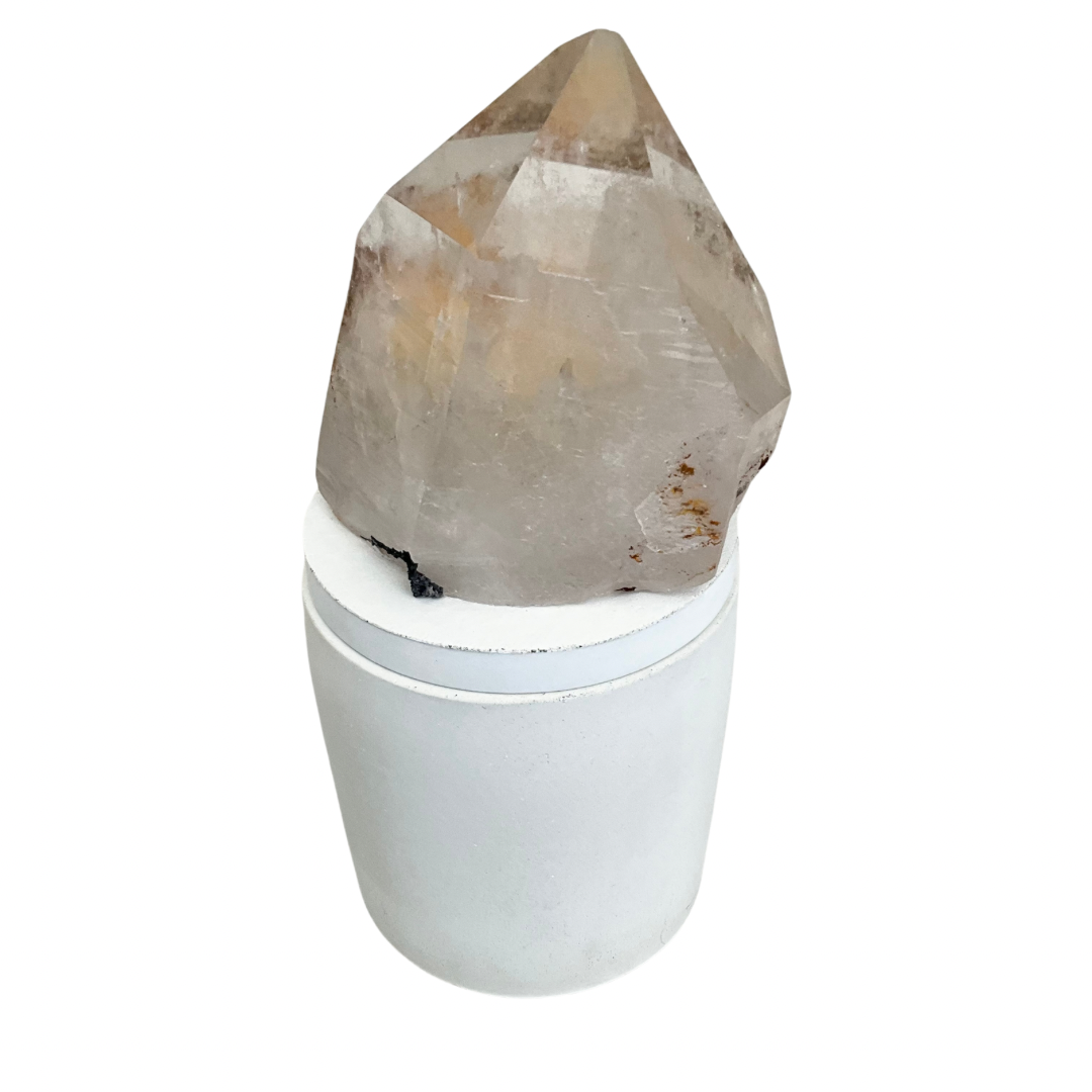 Quartz Crystal Generator Point Lid Gardenia Candle