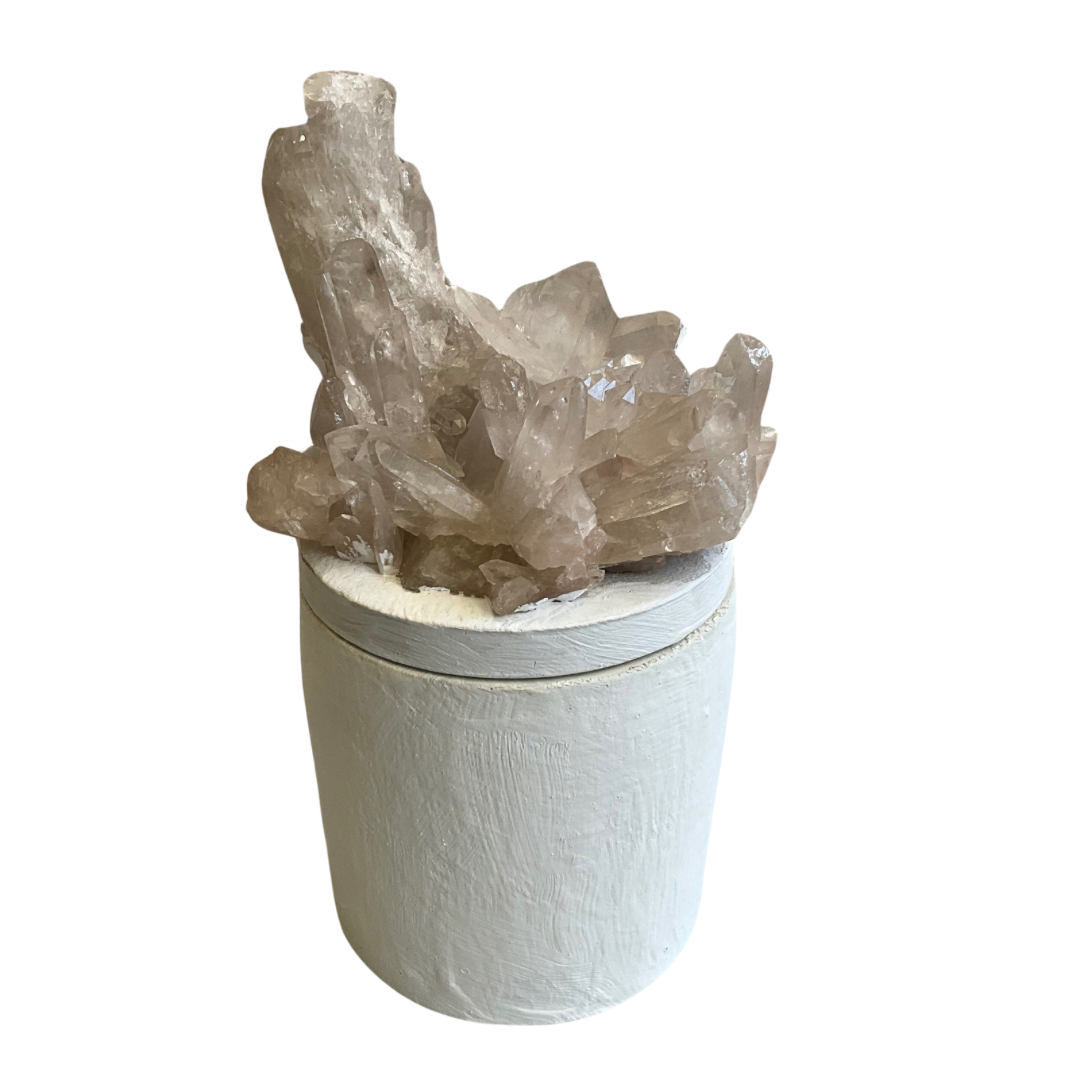 Quartz Crystal Cluster Lid Gardenia Candle