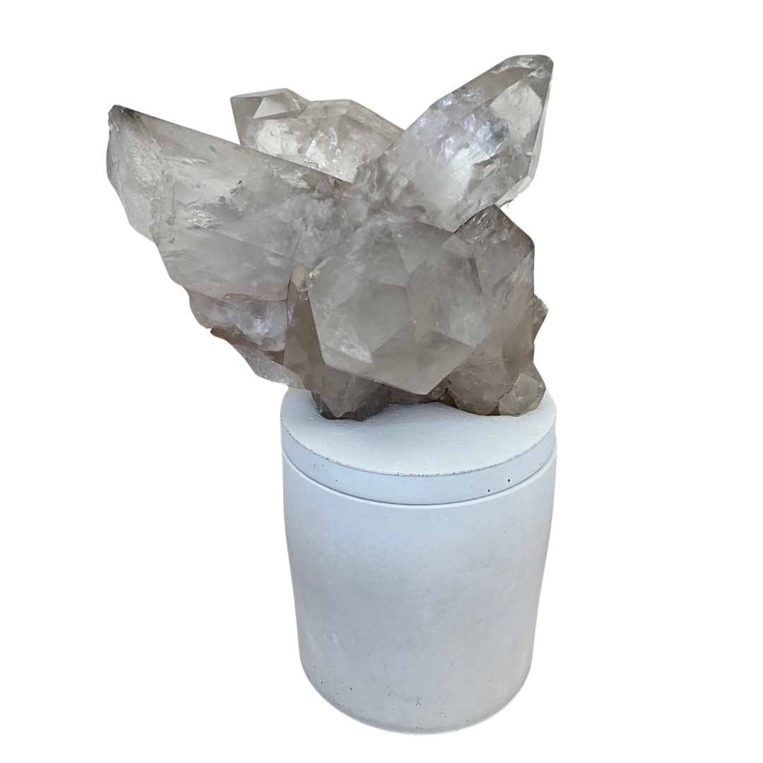 Quartz Crystal Cluster Lid Gardenia Candle