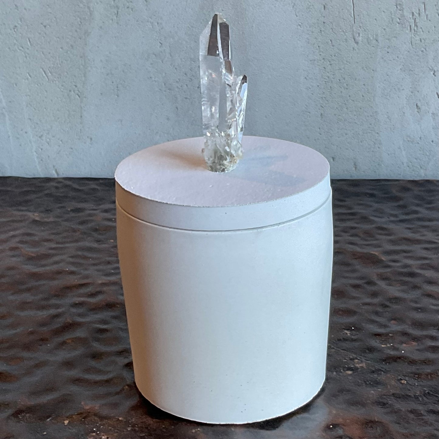 Quartz Crystal Generator Lid Candle