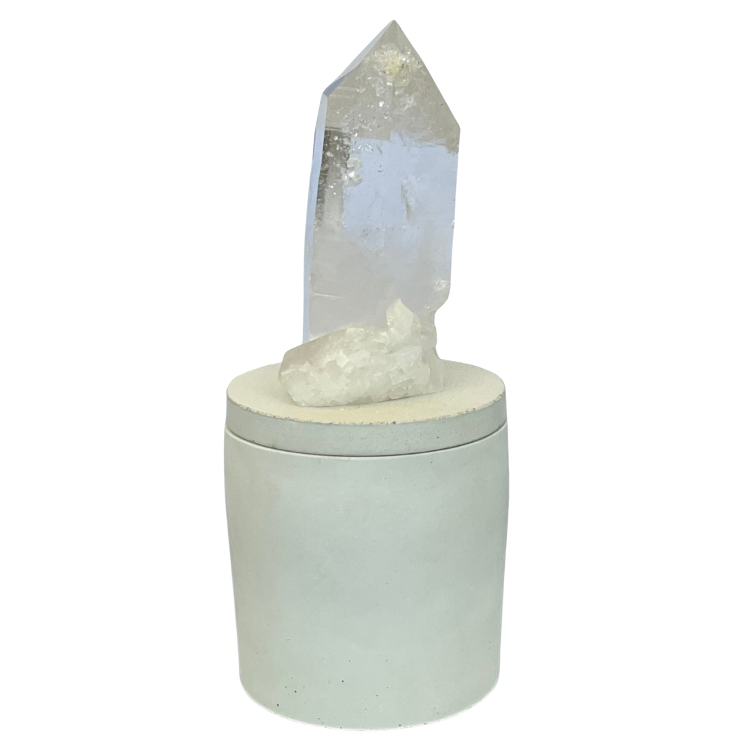 Quartz Crystal Generator Lid Gardenia Candle