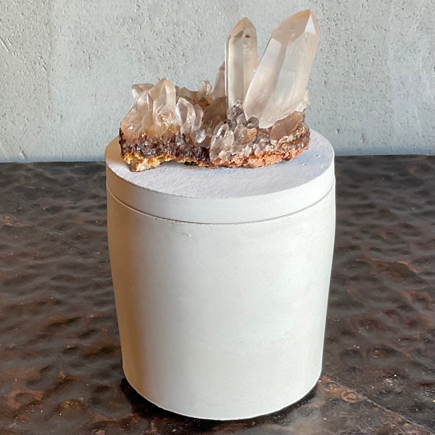 Quartz Crystal Cluster Lid Candle