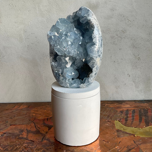 Celestite Crystal Lid Candle