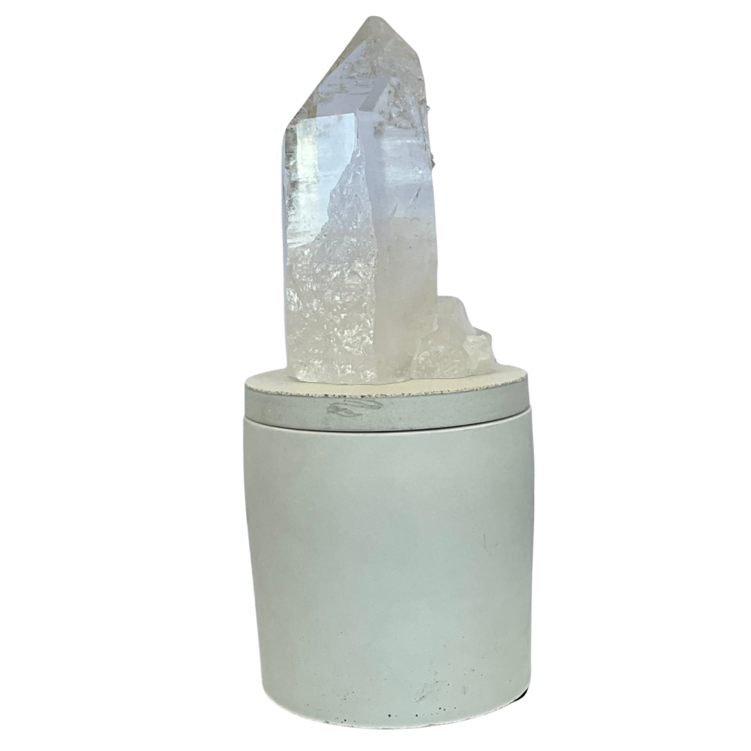 Quartz Crystal Generator Lid Gardenia Candle