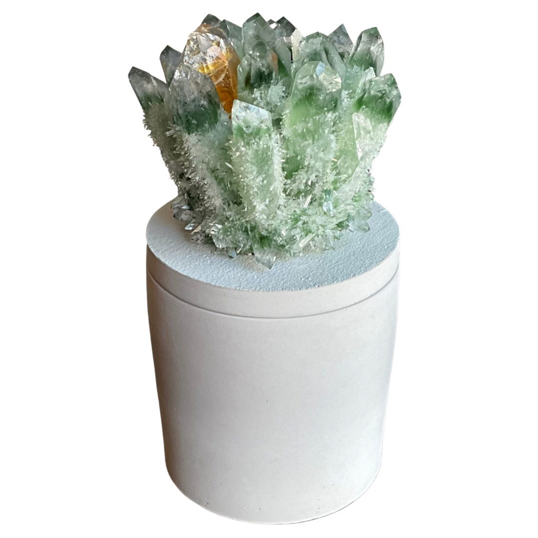 Phantom Quartz Crystal Cluster Lid Gardenia Candle