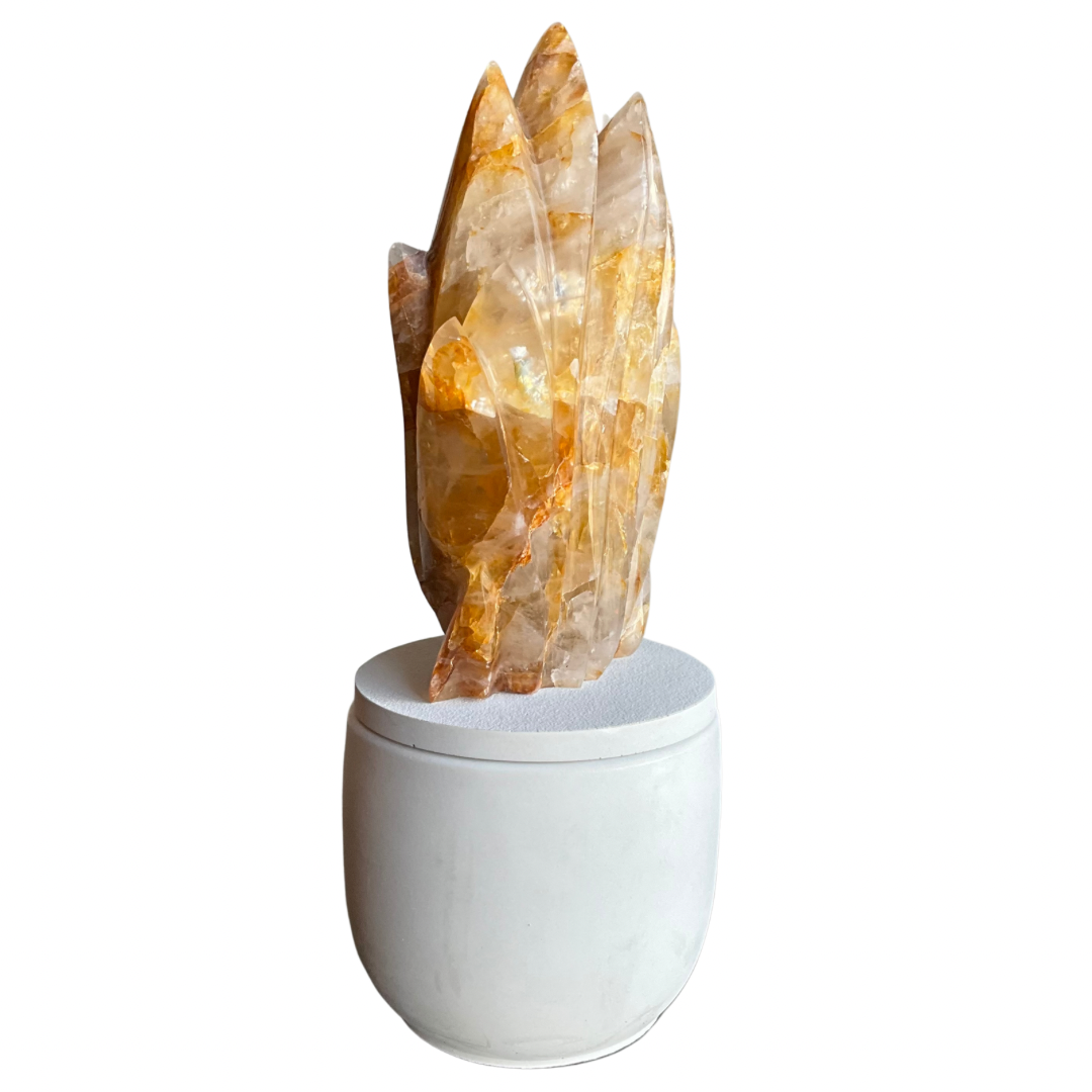 Golden Healer Quartz Cluster Lid Gardenia Candle