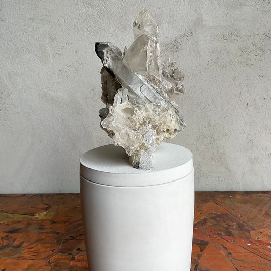 Quartz Crystal Cluster Lid Candle