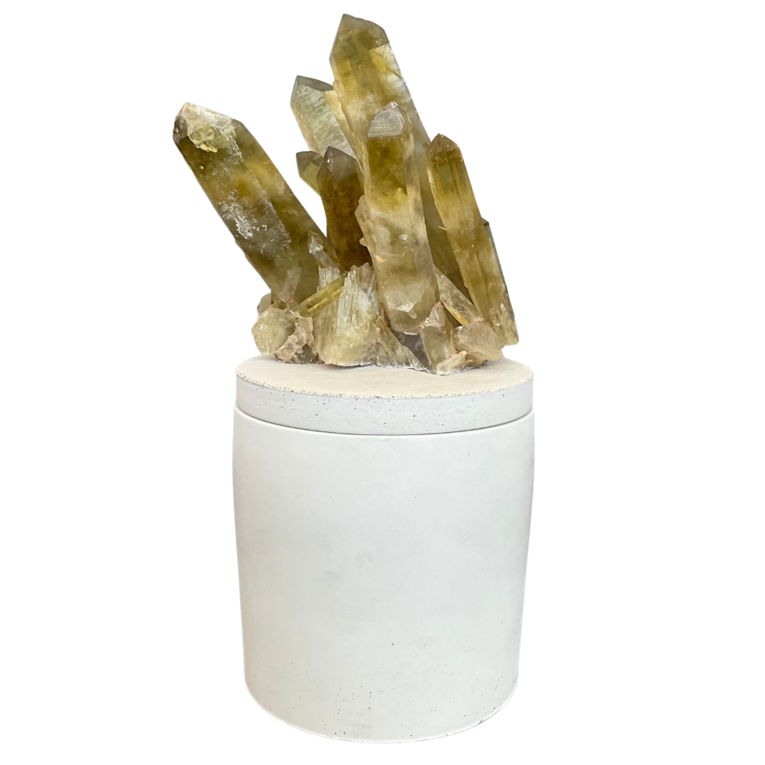 Citrine Generator Crystal Cluster Lid Gardenia Candle